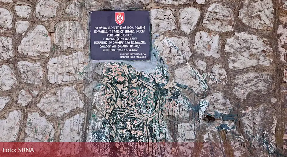 PLOČA NA VRACAMA 1.webp